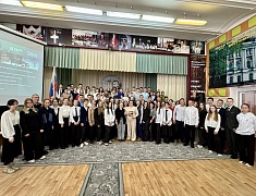 Трёхкратная Олимпийская чемпионка Юлия Чепалова поделилась историей побед и мотивацией с благовещенскими школьниками и спортсменами