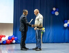 Мэр Благовещенска Олег Имамеев поздравил Судостроительный завод им. Октябрьской революции с юбилеем