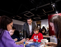  В Благовещенске впервые прошел вечер встречи семей участников СВО и меценатов