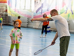 В честь Года семьи в Благовещенске провели семейный бадминтон