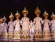 Хореографический ансамбль «Ровесники» отметил 59-летие ярким концертом