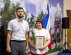 Накануне Дня работника торговли в Благовещенске чествовали руководителей, продавцов, менеджеров и официантов