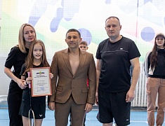 В честь Года семьи в Благовещенске провели семейный бадминтон