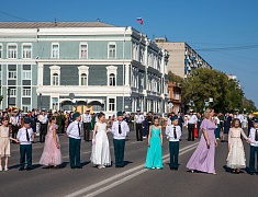 Бал цветов и Семейный бал украсили Благовещенск
