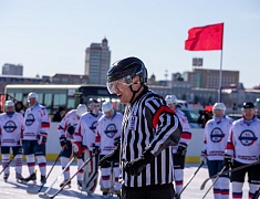 Соревнования по хоккею в рамках Международного российско-китайского фестиваля зимних видов спорта