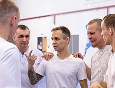 В Благовещенске впервые прошел турнир по волейболу сидя