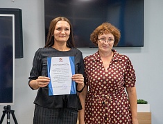 В областной библиотеке открыли выставку рисунков и подвели итоги конкурса «Нам дороги эти позабыть нельзя»