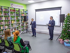 Мэр Благовещенска Олег Имамеев поздравил работников сферы культуры с завершением года