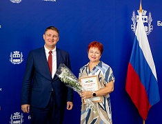 Представителей сферы торговли чествовали в Благовещенске