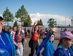 Парад семей и трудовых династий в честь празднования дня рождения Благовещенска