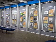 В областной библиотеке открыли выставку рисунков и подвели итоги конкурса «Нам дороги эти позабыть нельзя»