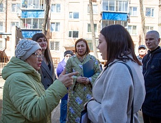 В Благовещенске межведомственная комиссия проверяет «самочувствие» детских площадок