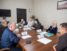Мэр Благовещенска Олег Имамеев встретился с амурскими писателями