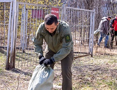 На берегах трех рек Благовещенска прошел Всероссийский субботник