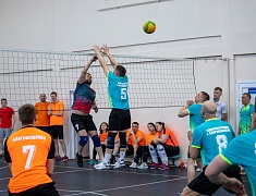 Сотрудники администрации Благовещенска, городской прокуратуры и депутаты сыграли в волейбол