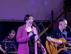  В Благовещенске впервые прошел вечер встречи семей участников СВО и меценатов