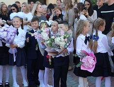 В школах Благовещенска прошли торжественные линейки