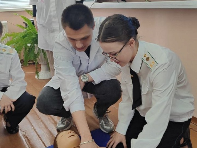 Благовещенские семьи собрали за «круглым столом здоровья» в 25 гимназии