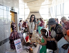 В Благовещенске впервые прошел Бал кукол