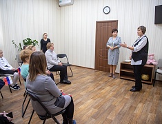 Сухой душ, носилки, сети и нашлемники изготавливают на «Фабрике для СВОих» в Благовещенске