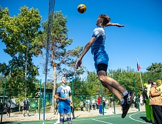 В селе Садовом Благовещенска открыли современную спортивную площадку