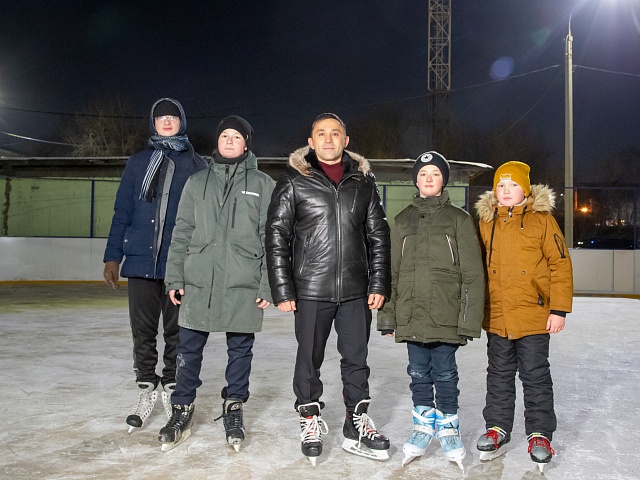 Мэр Олег Имамеев проверил качество катков