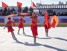 Автомобильные гонки в рамках Международного российско-китайского фестиваля зимних видов спорта