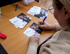 Трёхкратная Олимпийская чемпионка Юлия Чепалова поделилась историей побед и мотивацией с благовещенскими школьниками и спортсменами