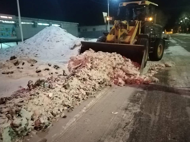 Силами ГСТК продолжается очистка благовещенских дорог от снег