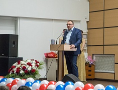 Мэр Благовещенска Олег Имамеев поздравил энергетиков с профессиональным праздником