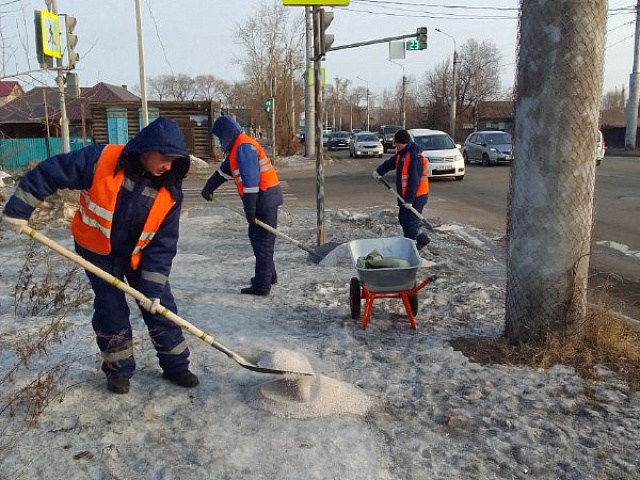 ГСТК ежедневно следит за чистотой в городе: какие работы выполнили коммунальщики днем 11 марта?