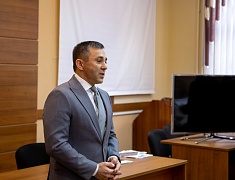 Городские школьники получили первые паспорта из рук мэра Олега Имамеева