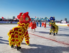 Автомобильные гонки в рамках Международного российско-китайского фестиваля зимних видов спорта