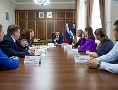 Мэр города Олег Имамеев провел встречу с победителями и призерами муниципального этапа всероссийского конкурса профессионального мастерства «Педагог года-2023»
