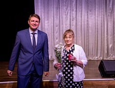 Знаки «50 лет Байкало-Амурской магистрали» вручили благовещенцам