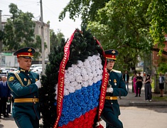 В Благовещенске прошли торжественные церемонии у памятников основателям города