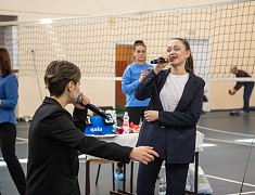 Сотрудники администрации Благовещенска, городской прокуратуры и депутаты сыграли в волейбол