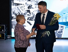 42 медали в честь юбилея Байкало-Амурской магистрали вручили благовещенцам