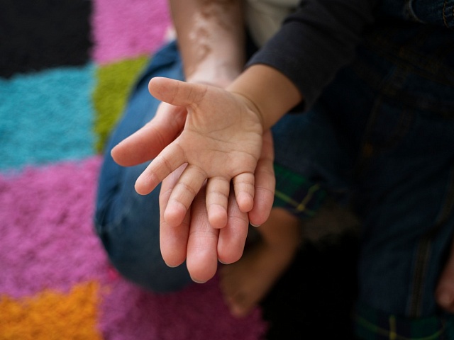 Зарядка с чемпионом, полоса препятствий и еда на костре в рамках мероприятия ко Дню отца