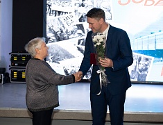 42 медали в честь юбилея Байкало-Амурской магистрали вручили благовещенцам