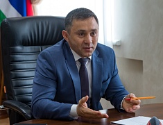 В Благовещенске чествовали известных благовещенцев — Елену Пастухову и Василия Семёнова. Они стали наставниками месяца