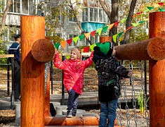 В амурской столице праздничной программой открыли сквер водников