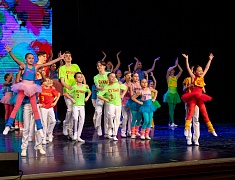 «Ровесники» выступили на сцене ЦЭВД