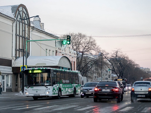 На нескольких благовещенских светофорах добавят бесконфликтный этап для безопасности движения пешеходов