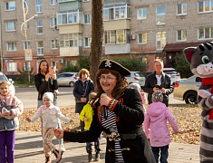 В амурской столице праздничной программой открыли сквер водников