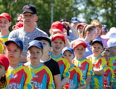 Забег «Я могу» собрал на стадионе «Юность» сотню ребят с ограниченными возможностями здоровья