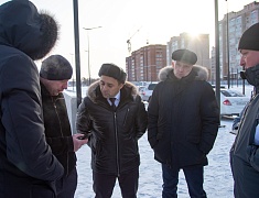 Темпы работ по возведению берегоукрепления Амура и Зеи оценили мэр амурской столицы Олег Имамеев