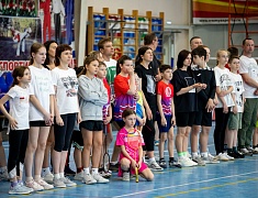 В честь Года семьи в Благовещенске провели семейный бадминтон