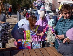 В Благовещенске открыли ещё 3 обновлённые детские площадки