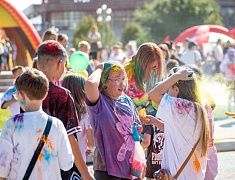 В Благовещенске прошёл семейный праздник «Город счастливых детей»